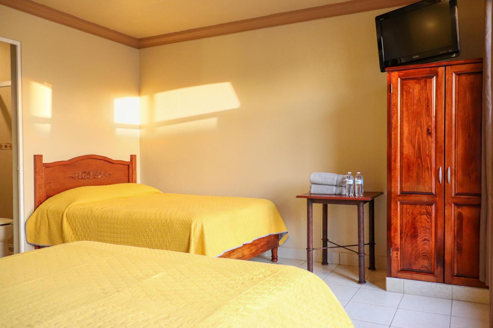 Hotel Coroneo Buitenkant foto